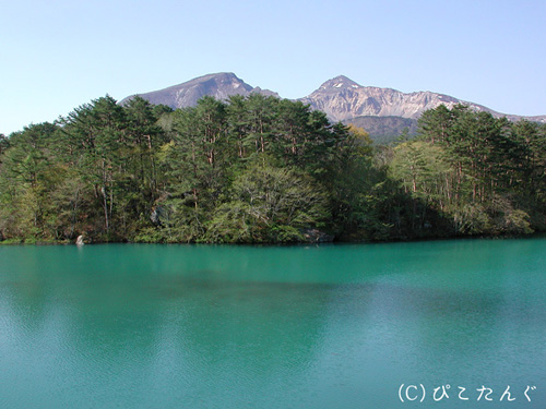 毘沙門沼と磐梯山